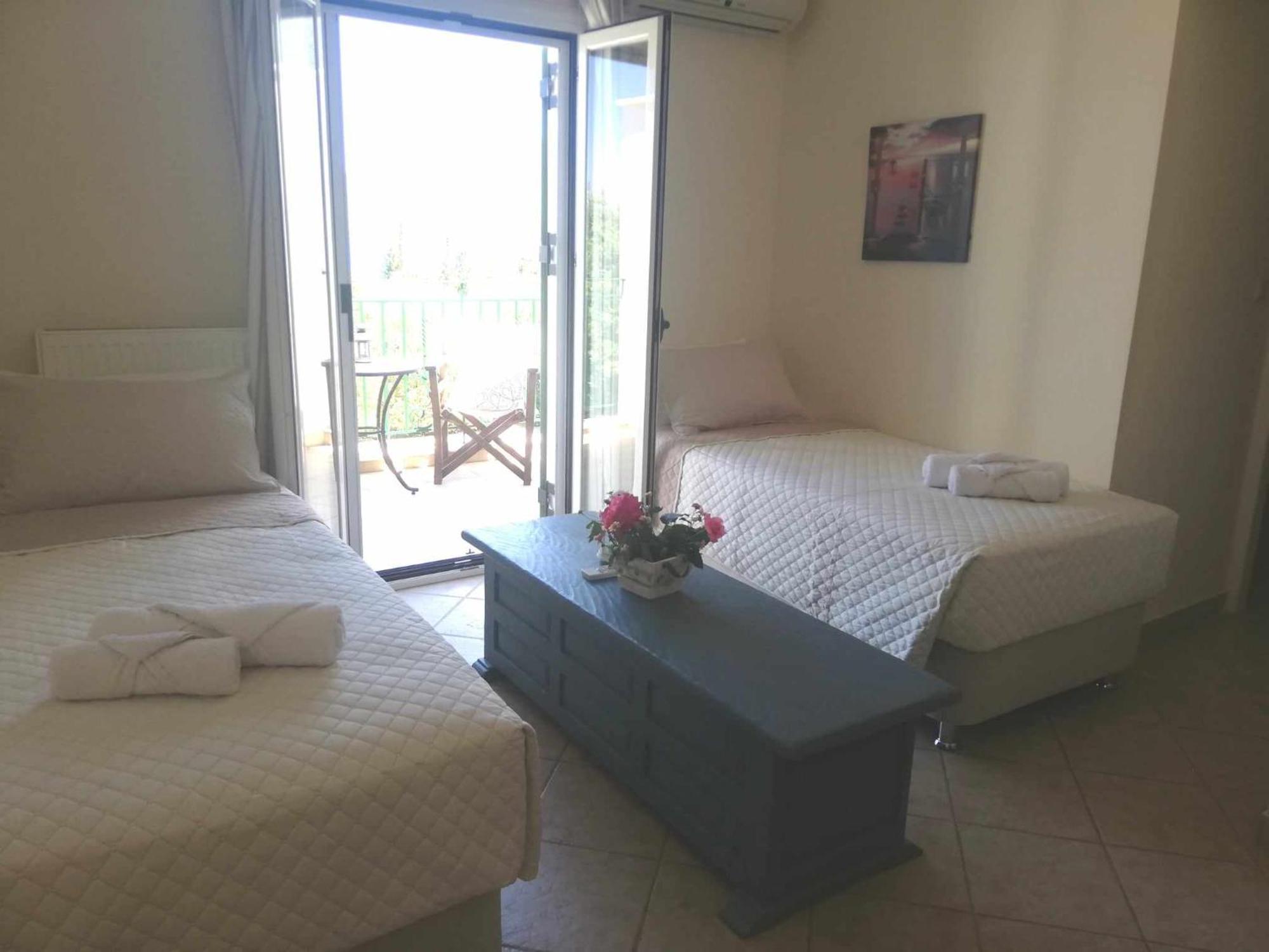 Iliachtides Villas Karavomylos Exteriör bild