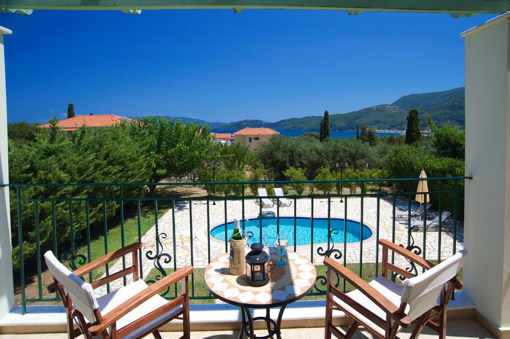 Iliachtides Villas Karavomylos Exteriör bild