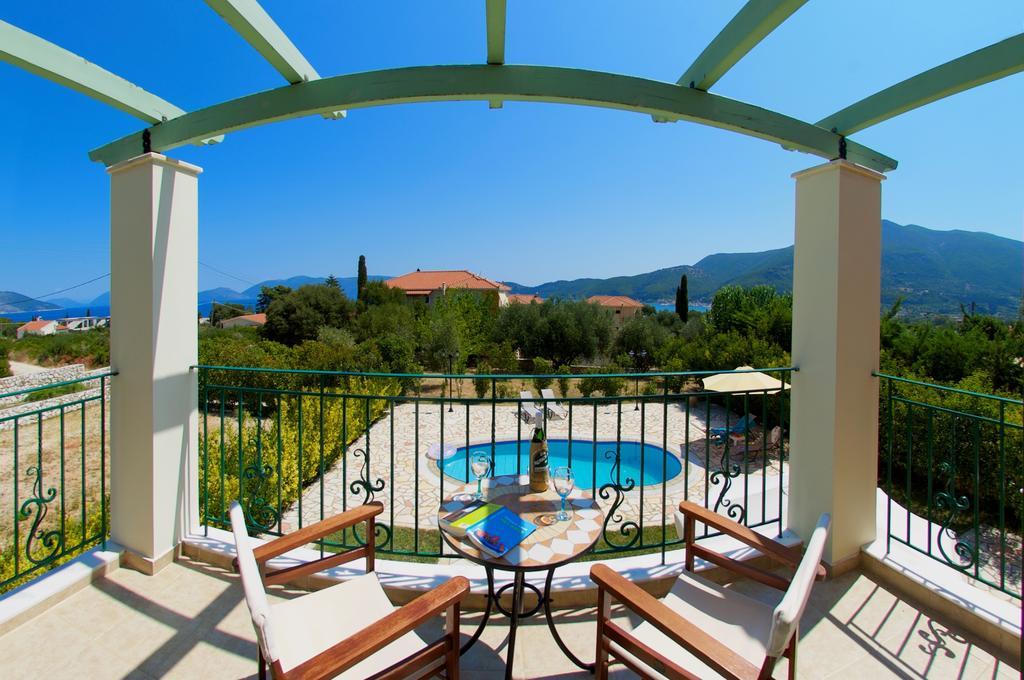 Iliachtides Villas Karavomylos Rum bild